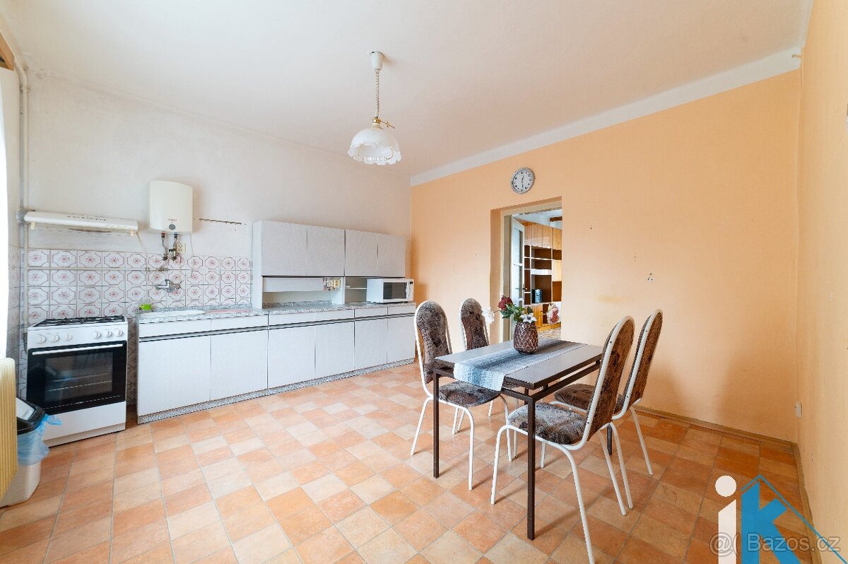 Rohový prostorný RD v Určicích - 2