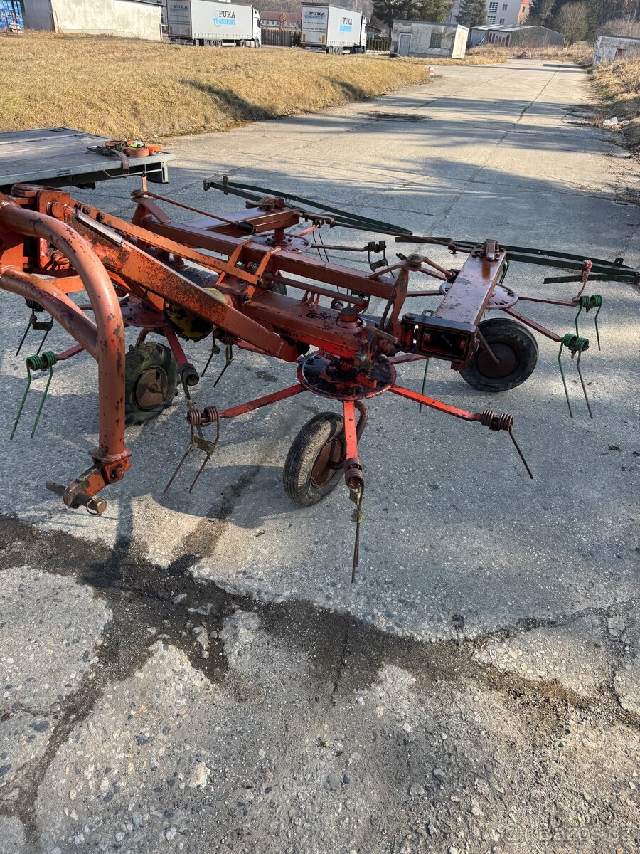 Prodám nesený obraceč sena FELLA TH 460 + náhon - 2