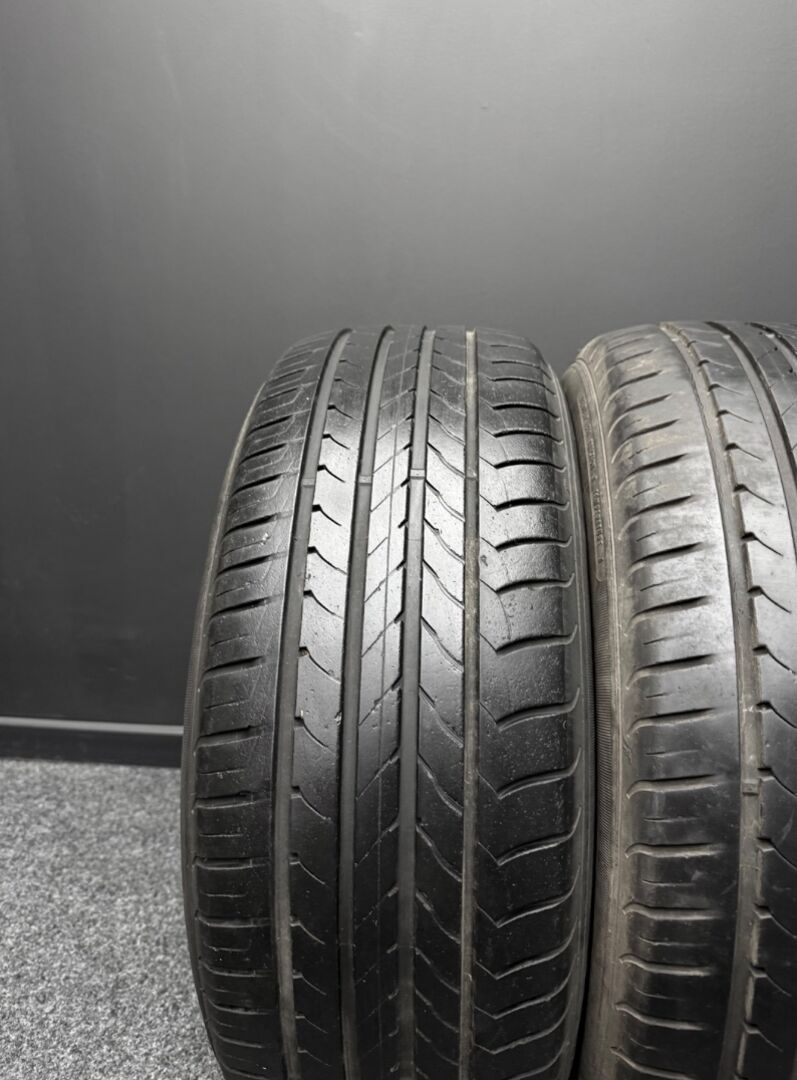 Sada pneu GoodYear 235/60/17 102V - 2
