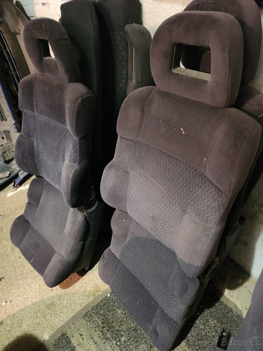 Predni sedačky Favorit - 2