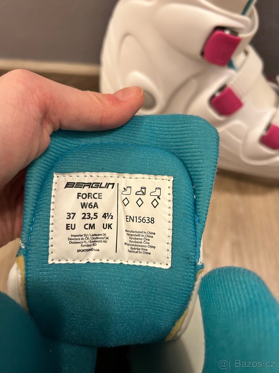 Dívčí lední brusle - 2