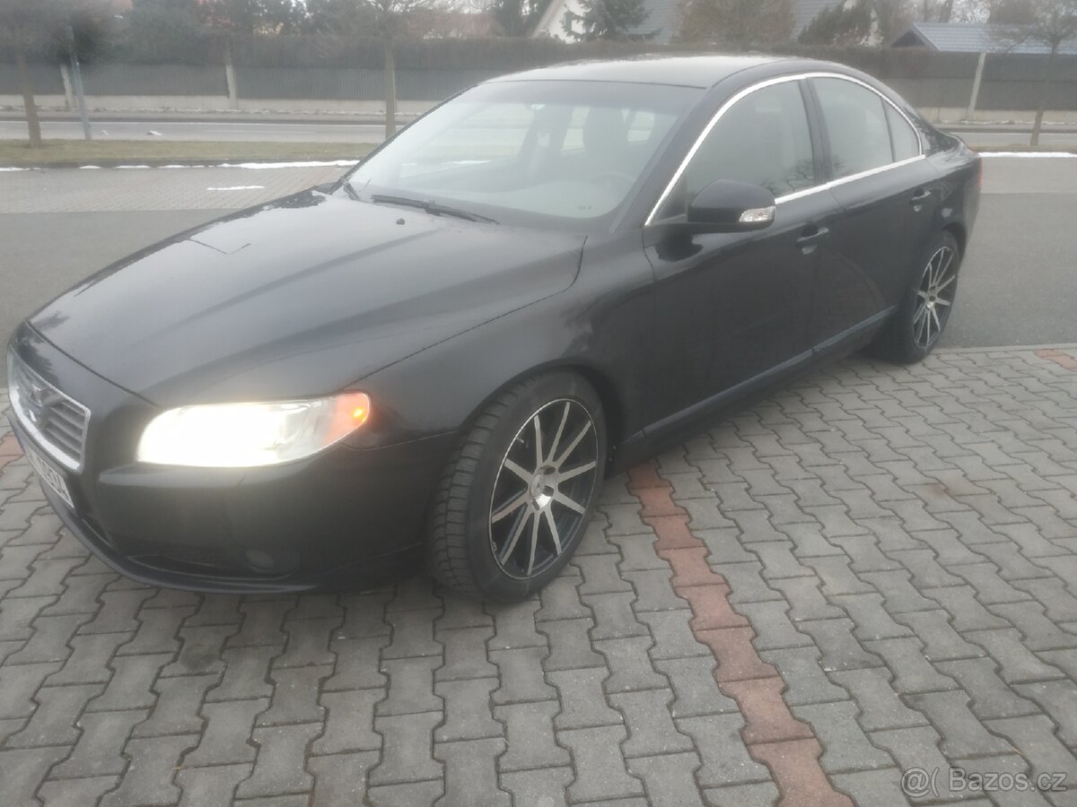 Prodám Volvo S80 D5 151 KW 2010 manuál - 2