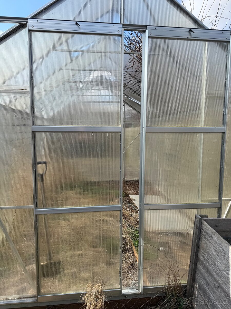 Prodám hlinikovy skleník - 2