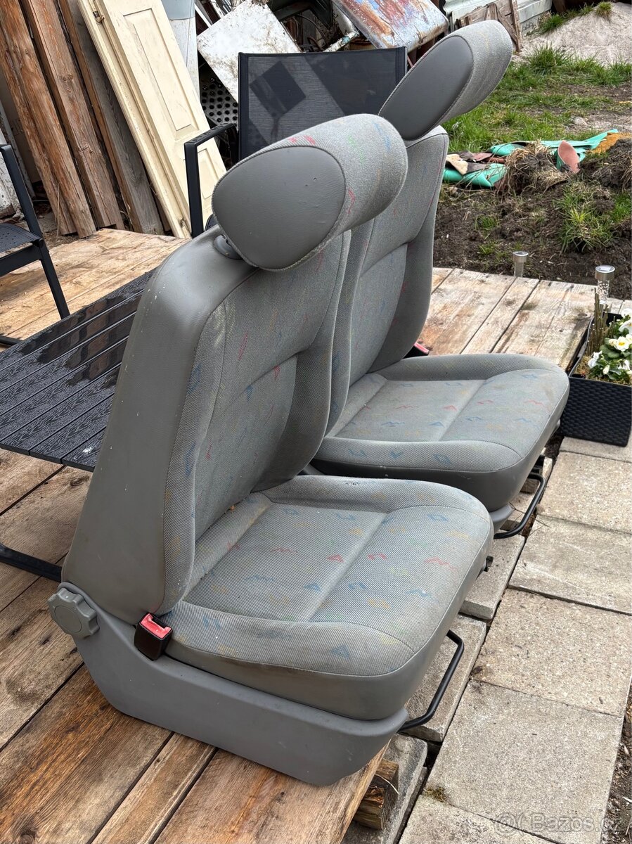 Predni sedacky VW T5 - 2