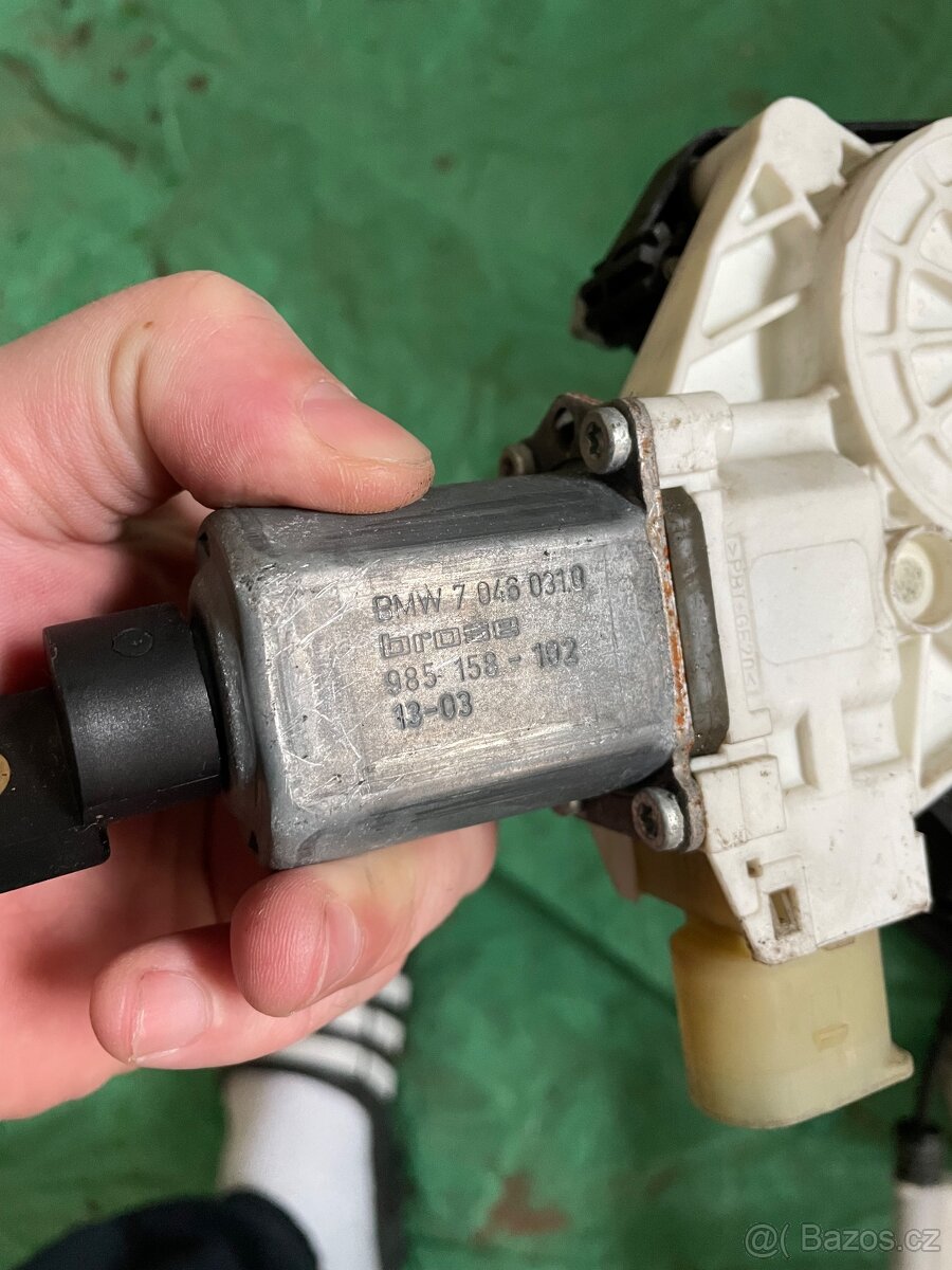 Stahovacka okna BMW - 2