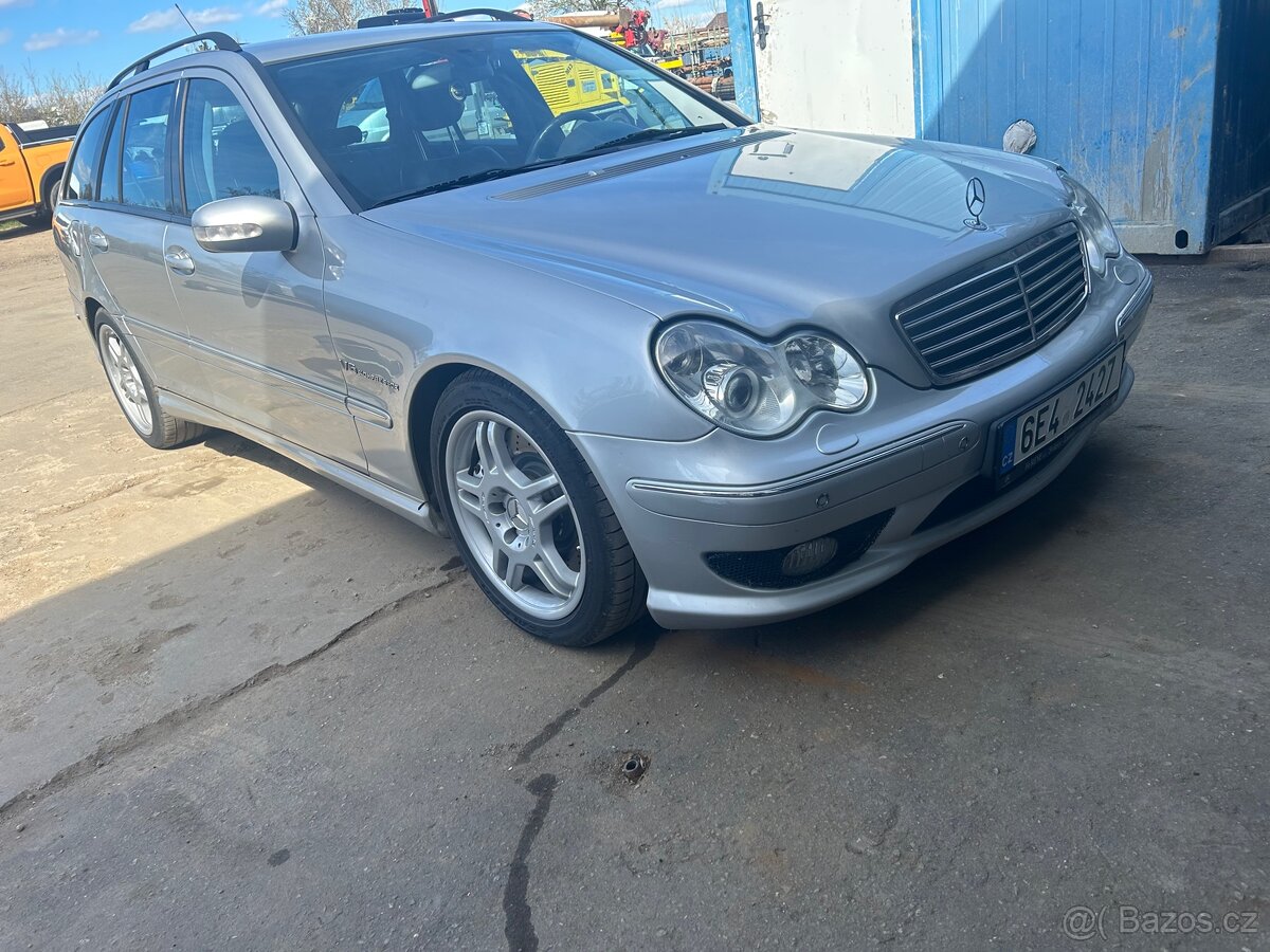 Mercedes Benz C32 AMG - 2