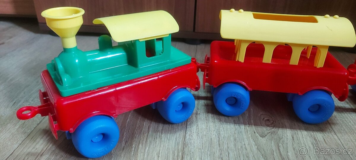 Mašinka se dvěma vagóny - 2