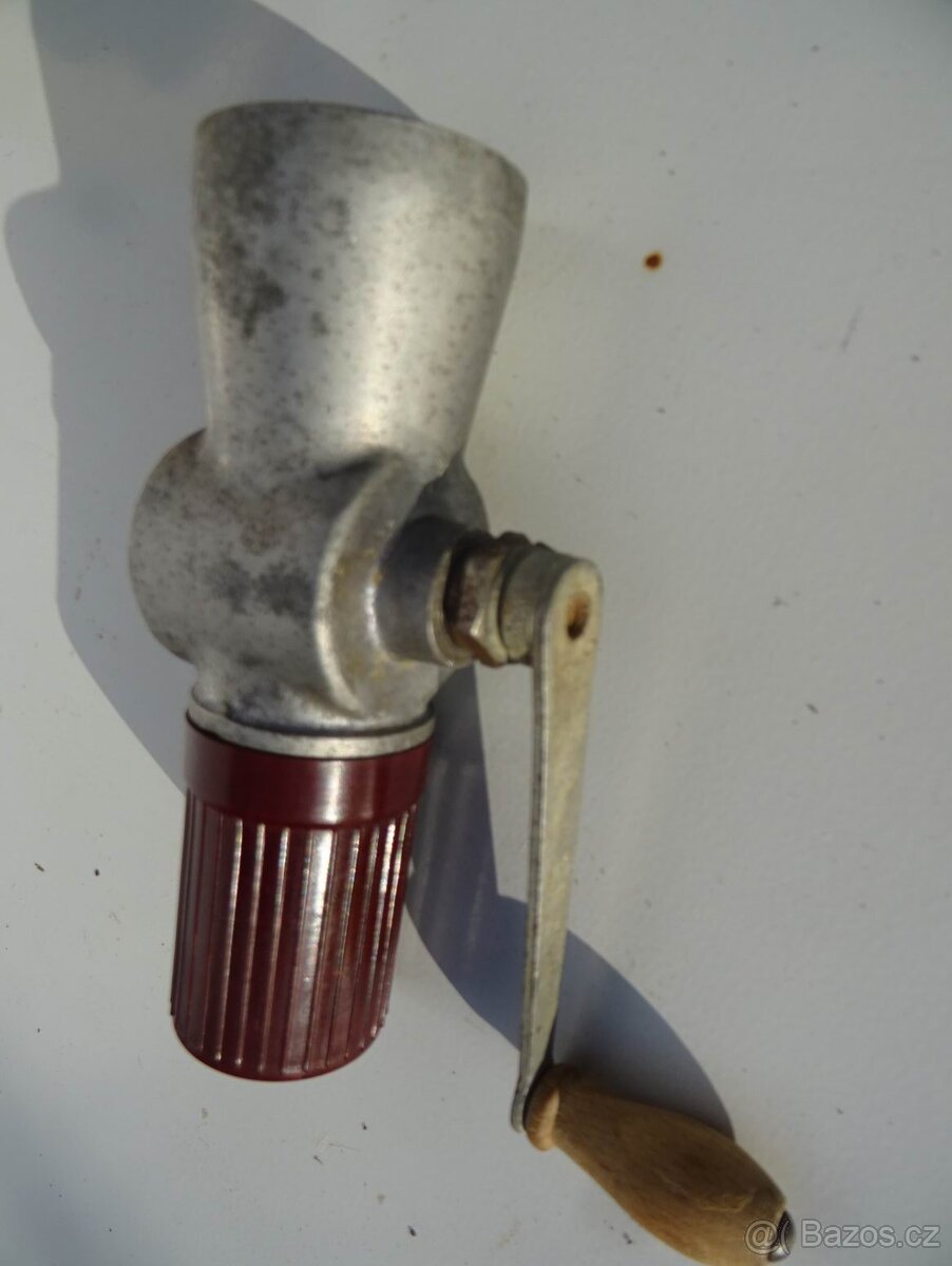 Mlýnky na kafe a další drobnosti . - 2