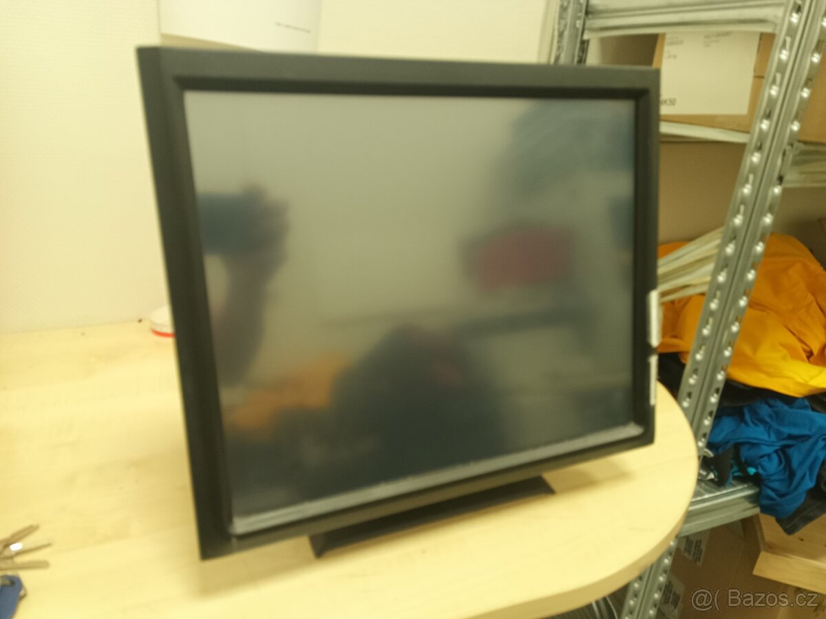 Dotykové LCD monitory - 2