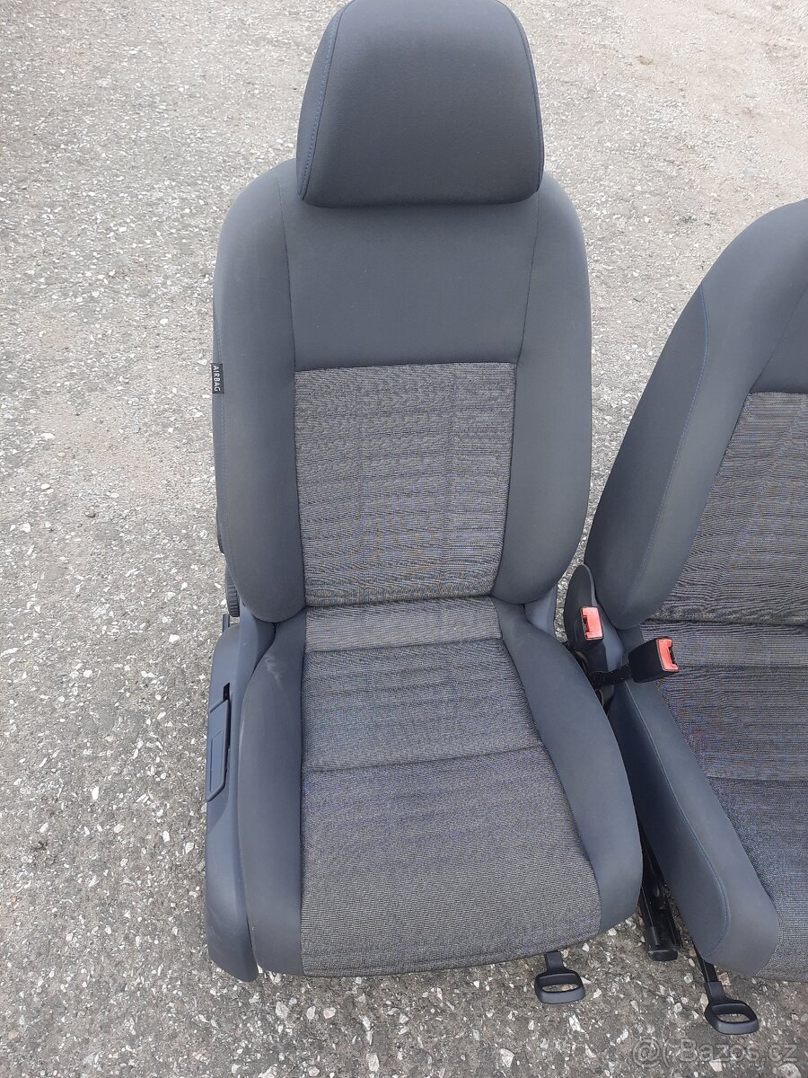 vw golf 5 - sada sedaček - 2