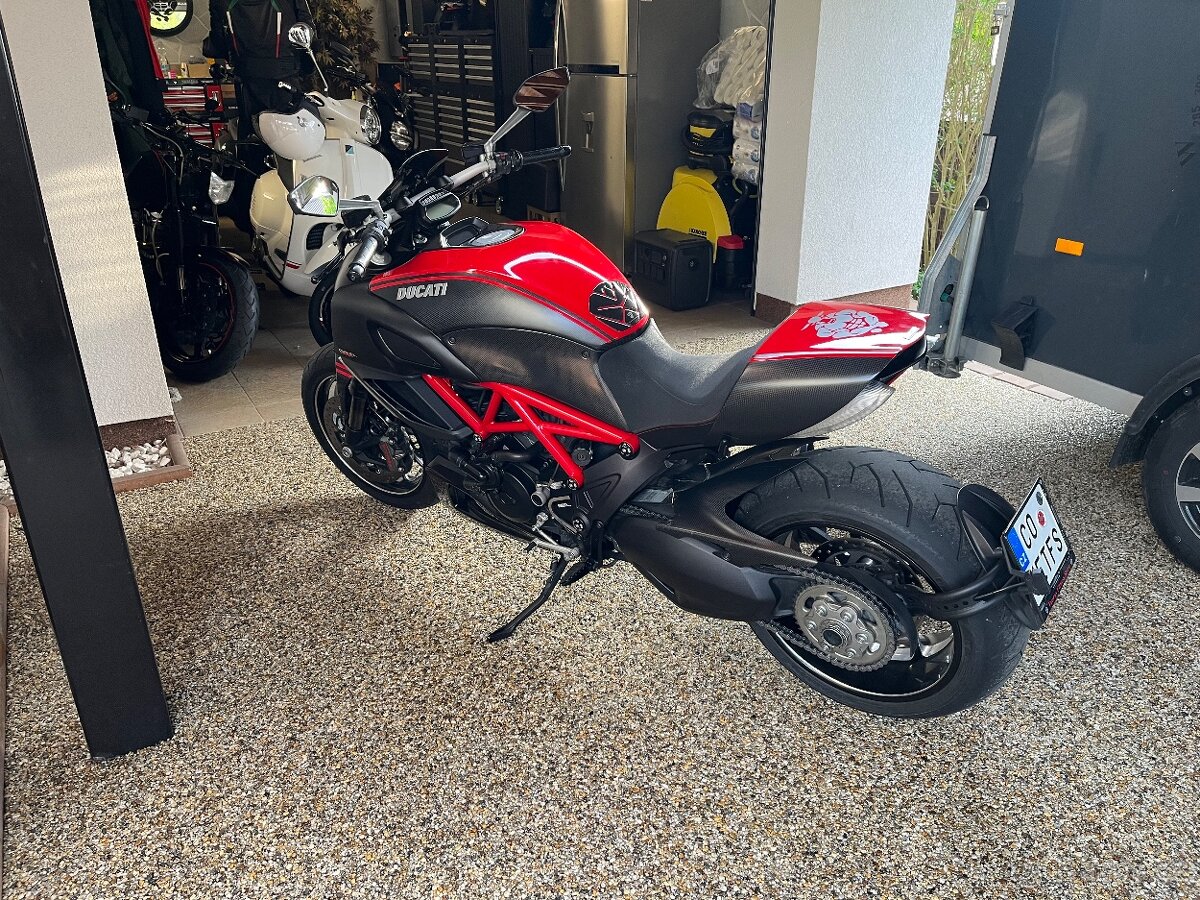 Ducati Diavel Carbon - 2