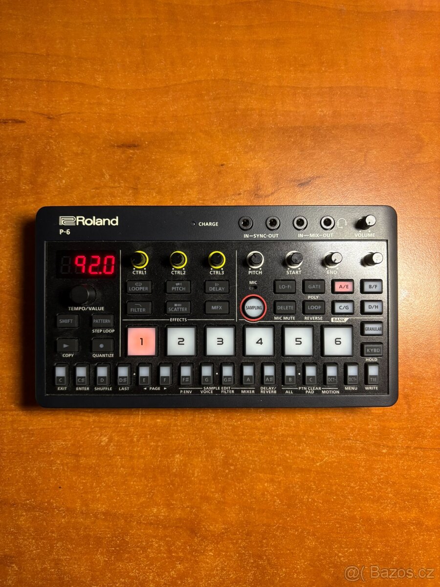 Sampler Roland P-6 - 2