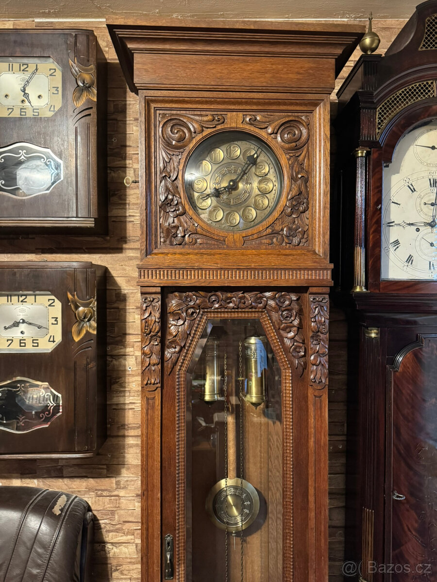 Mega velké dominantní podlahové hodiny z masivu. 1910. - 2