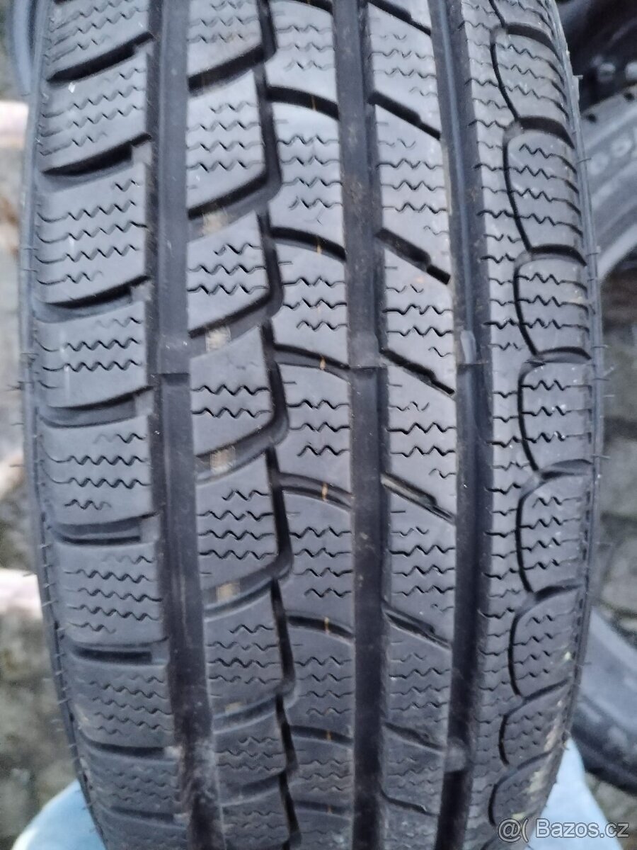155/65/14 zimni pneu NEXEN 155/65 R14 - 2