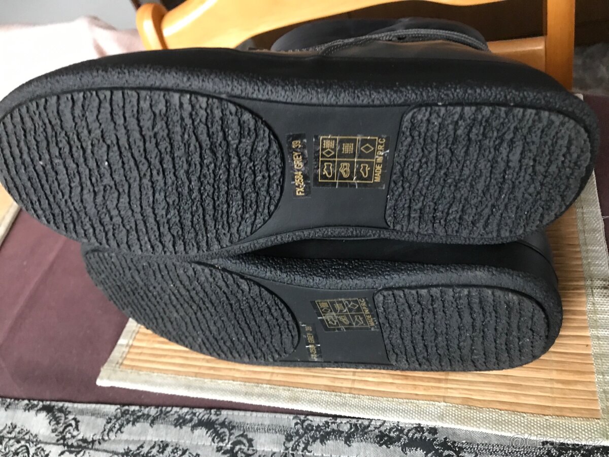 Dámské nízké sněhule vel. 39 - 2