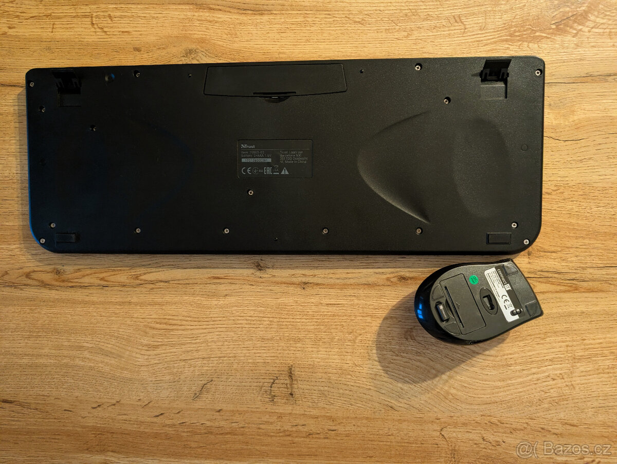 Bezdrátová klávesnice a myš - 2