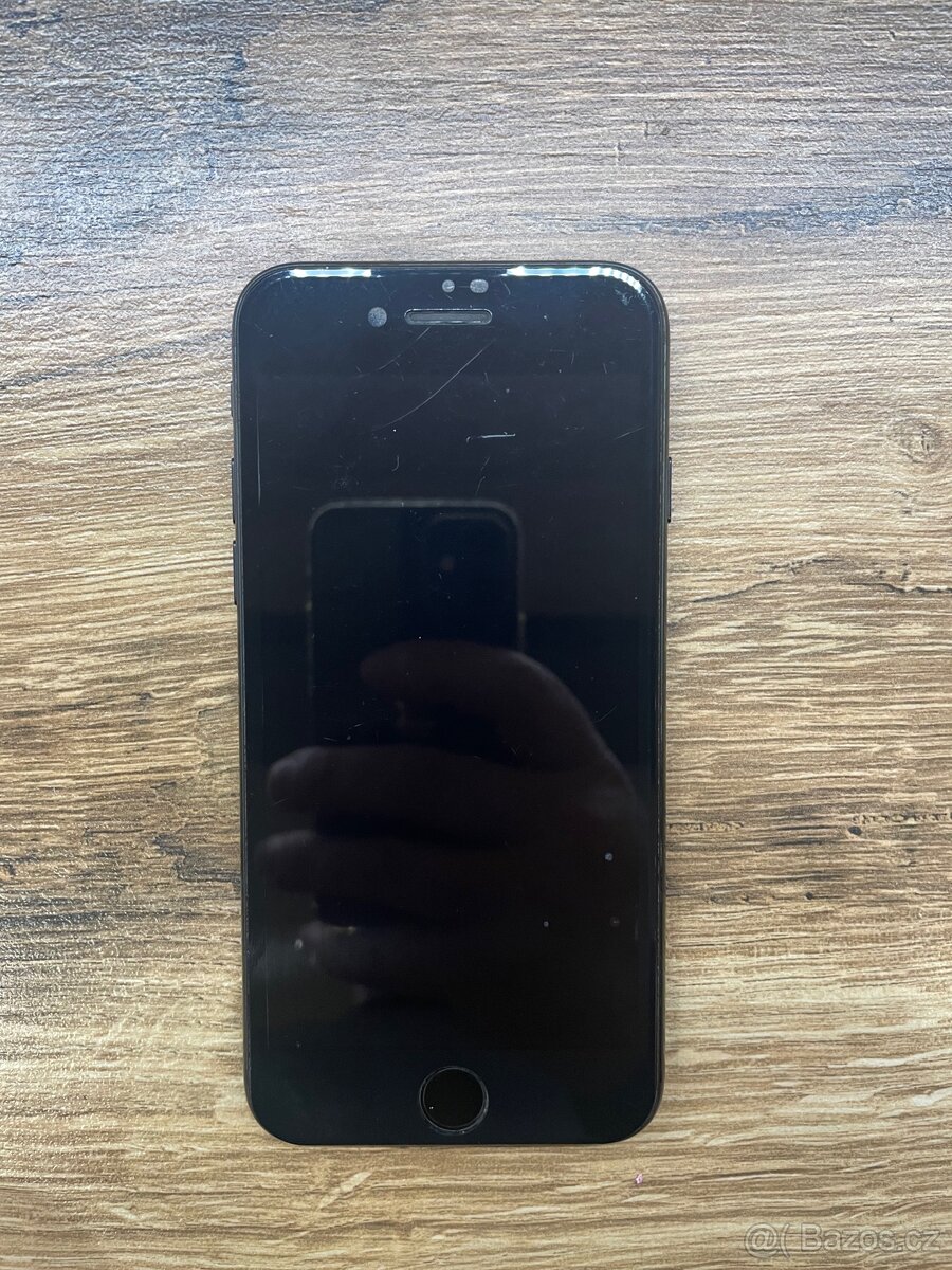 iPhone 7 128 GB, černý - 2