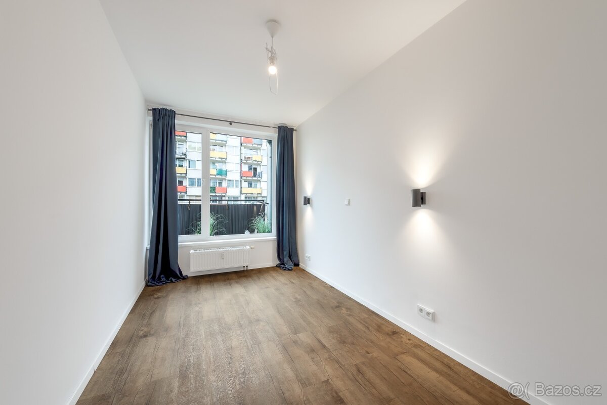 2+kk s balkonem a parkováním v Pod Harfou, Praha 9 - 2