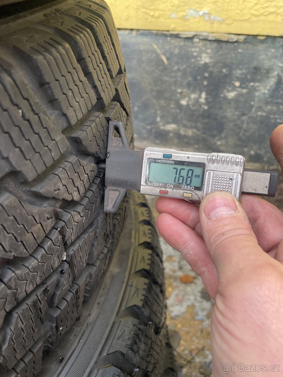 205/65R16C Nokian zimní - 2