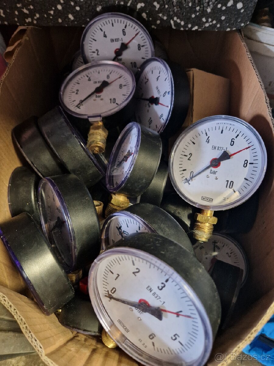 Wika manometr 0-10 bar CL 2,5 - 2