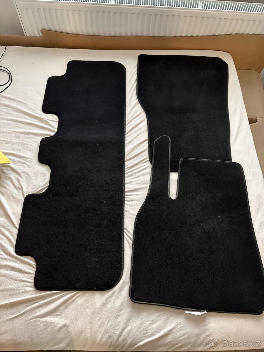 Originální textilní koberce - TESLA MODEL Y 2024 - 2