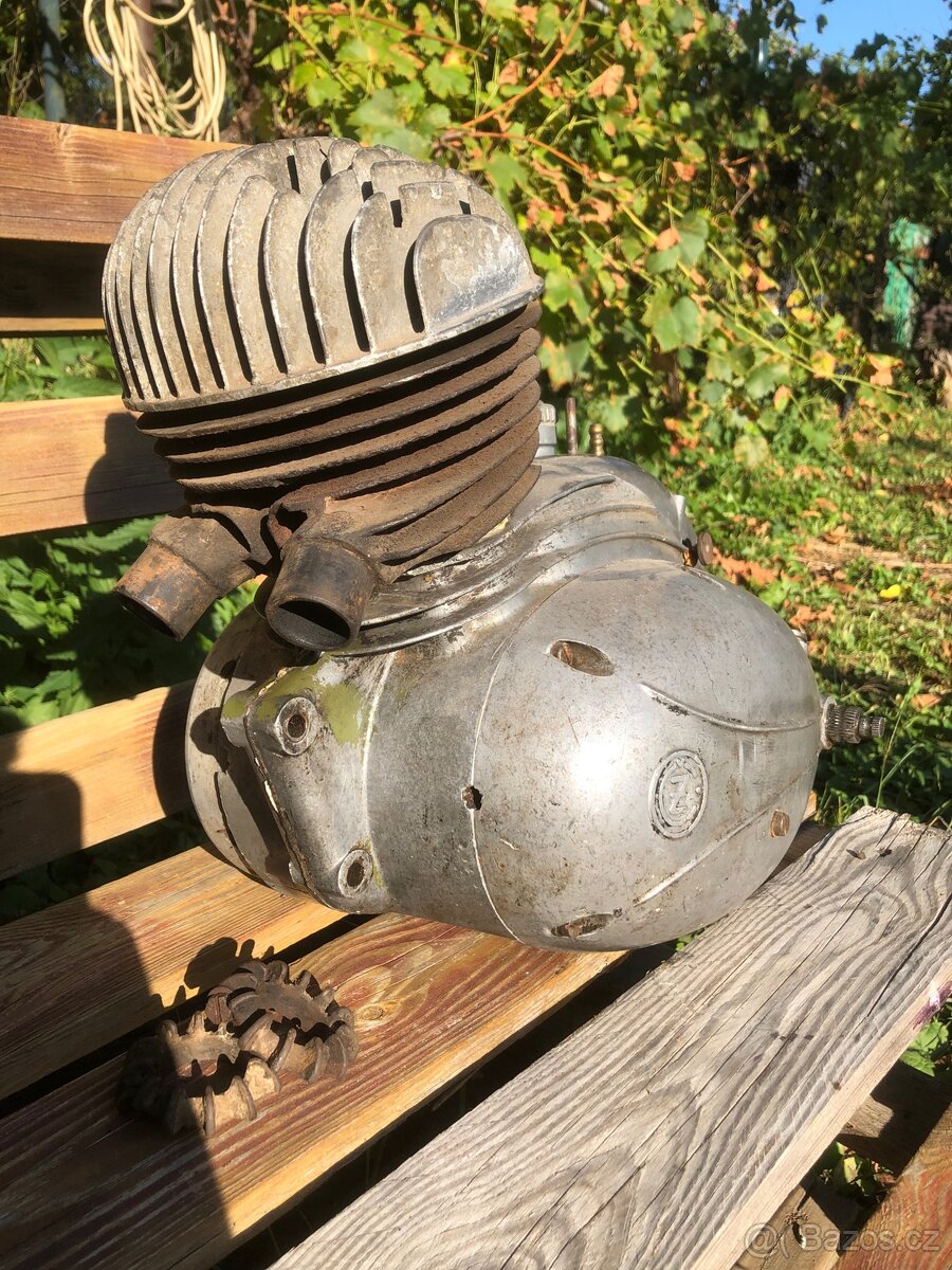 Motor ČZ 150c - 2
