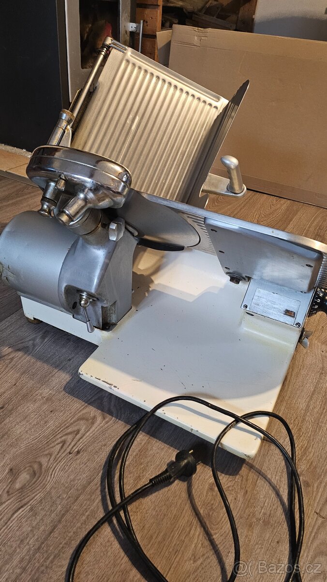 Nářezák profesionální - 2