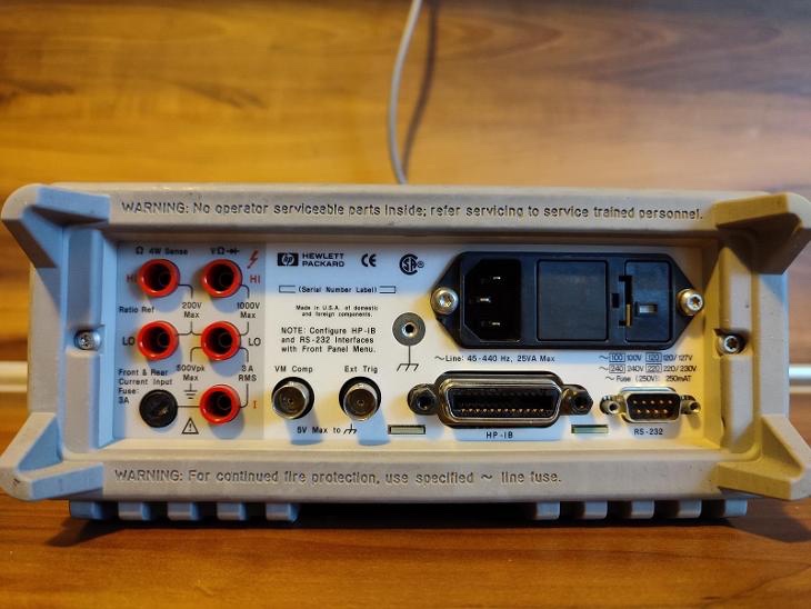 Stolní multimetr HP 34401A - 2