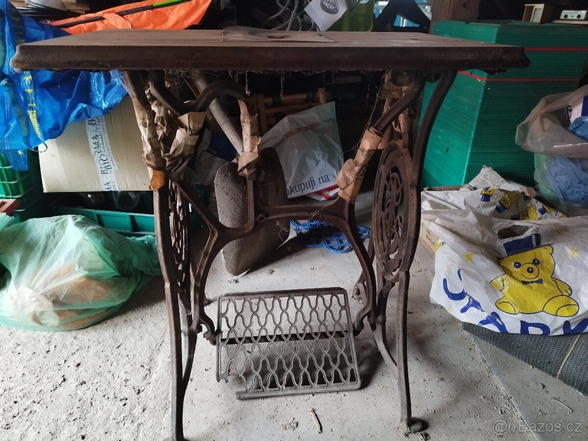 Konstrukce od šícího stroje Singer - 2