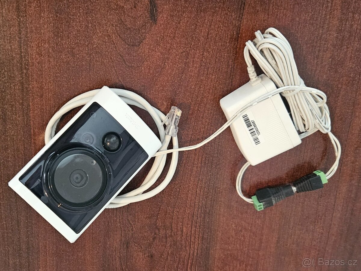 Domácí bezpečnostní kamera - 2