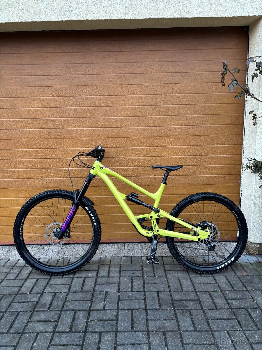 YT Capra 2024 - 2