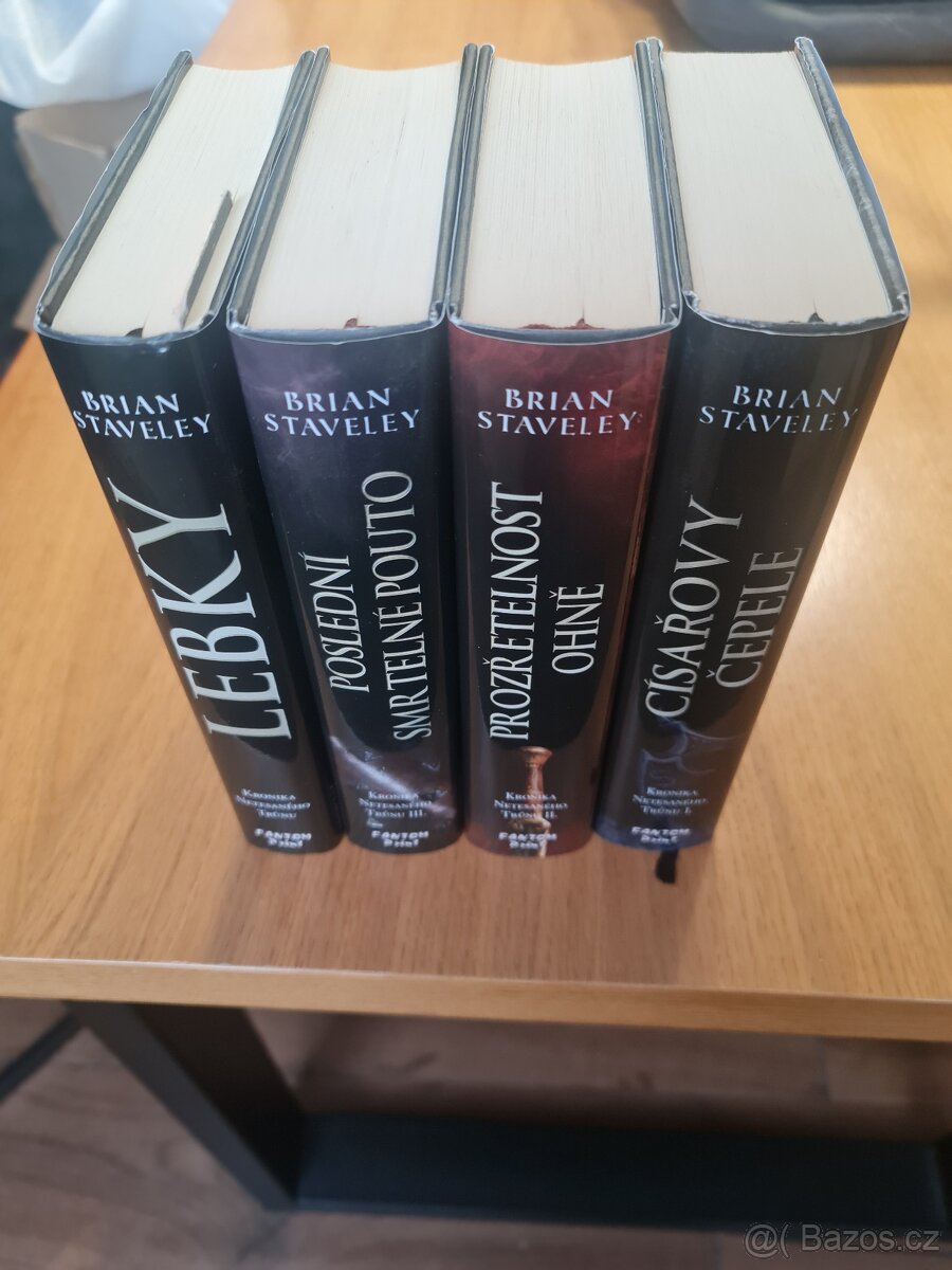 Fantasy Kronika Netesaného Trůnu + Lebky - 2