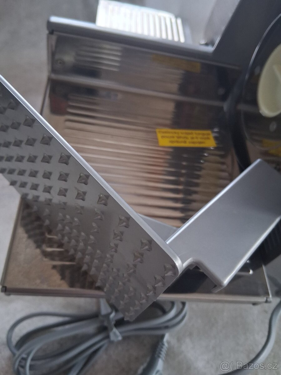 Elektrický kráječ potravin - 2