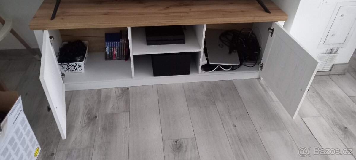 Tv stolek Markskel - 2