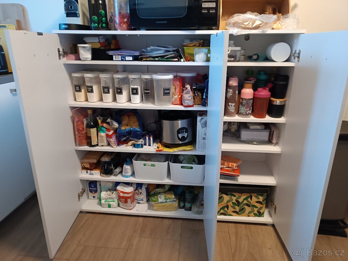 Skříňka bílá - 2