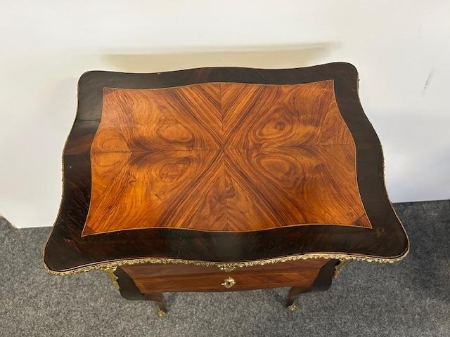 Stolek okolo roku 1850 - originál. - 2