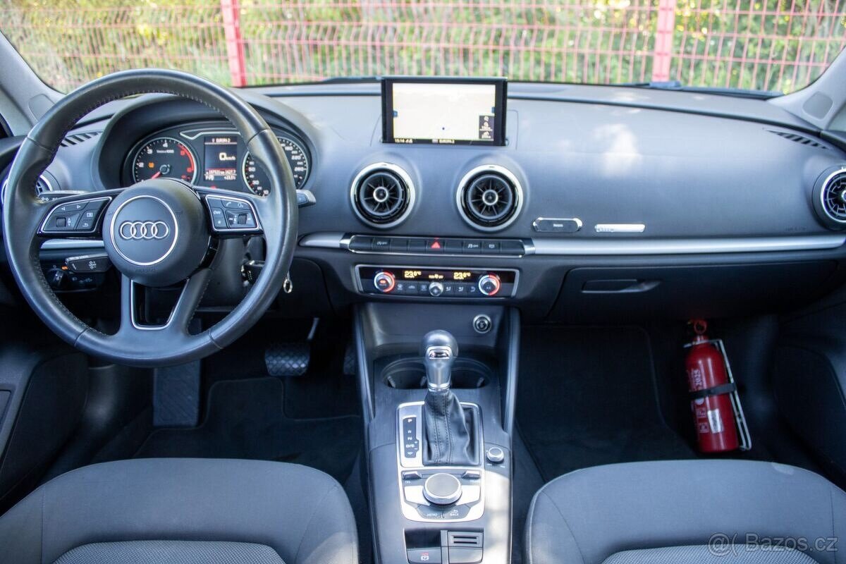 Audi A3 30 1.6TDi automat - 2