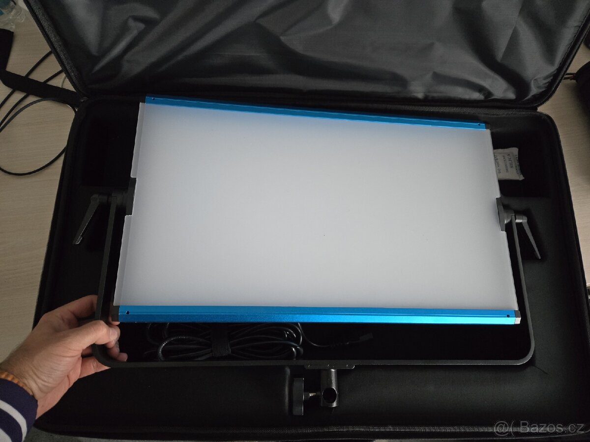Výkonný LED panel Dracast DRX2000DN - 2