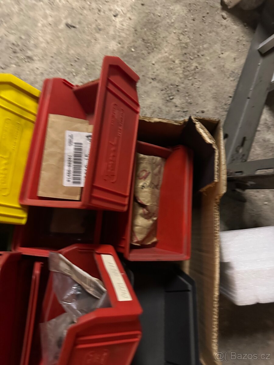 Sada plastových skladových boxů - 2
