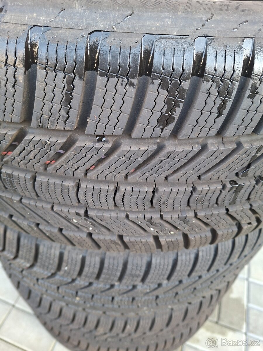 D04PZ 235/40 R21 Continental ContiWinterContact - 2