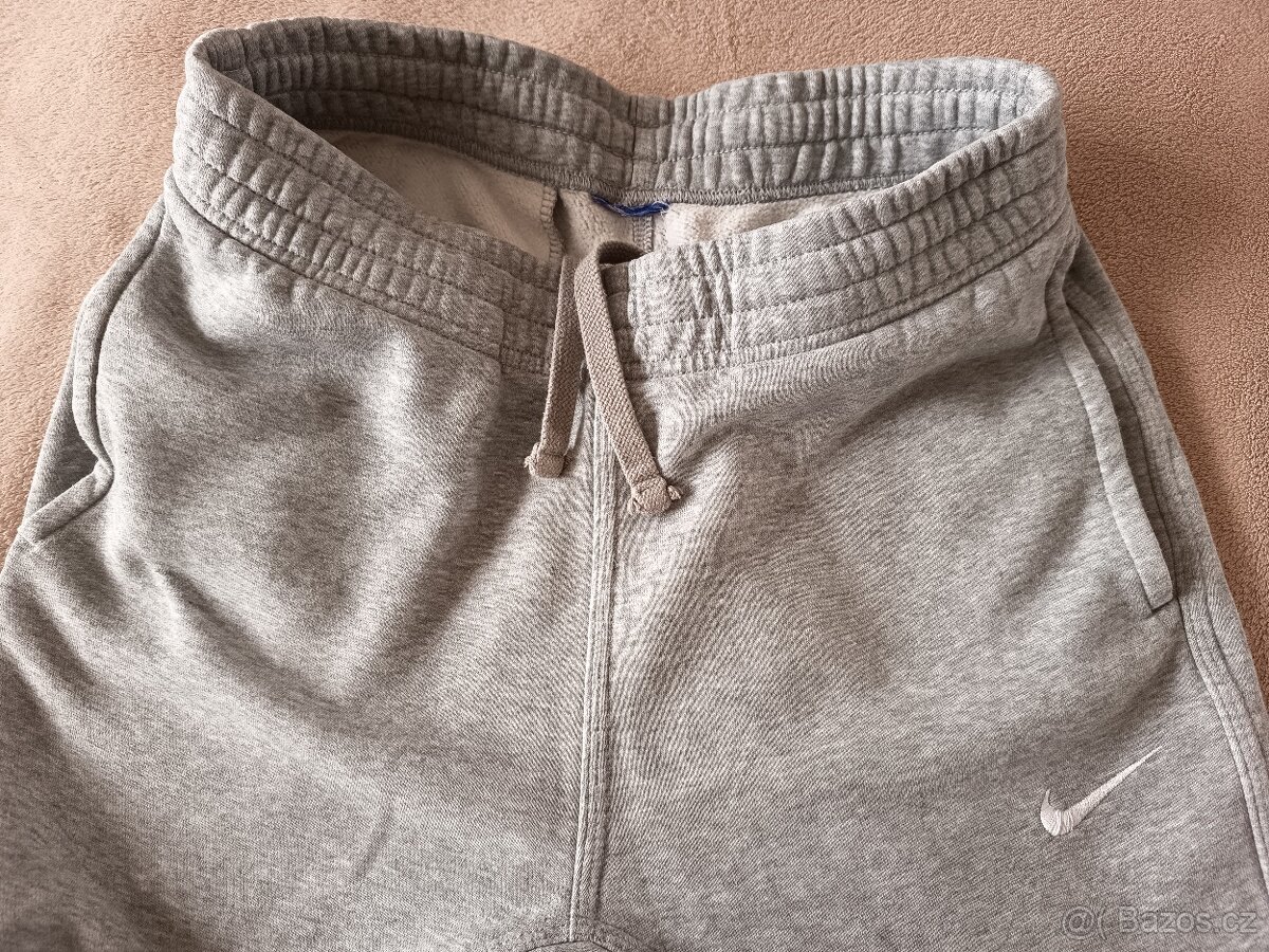 tepláky Nike vel.S - 2