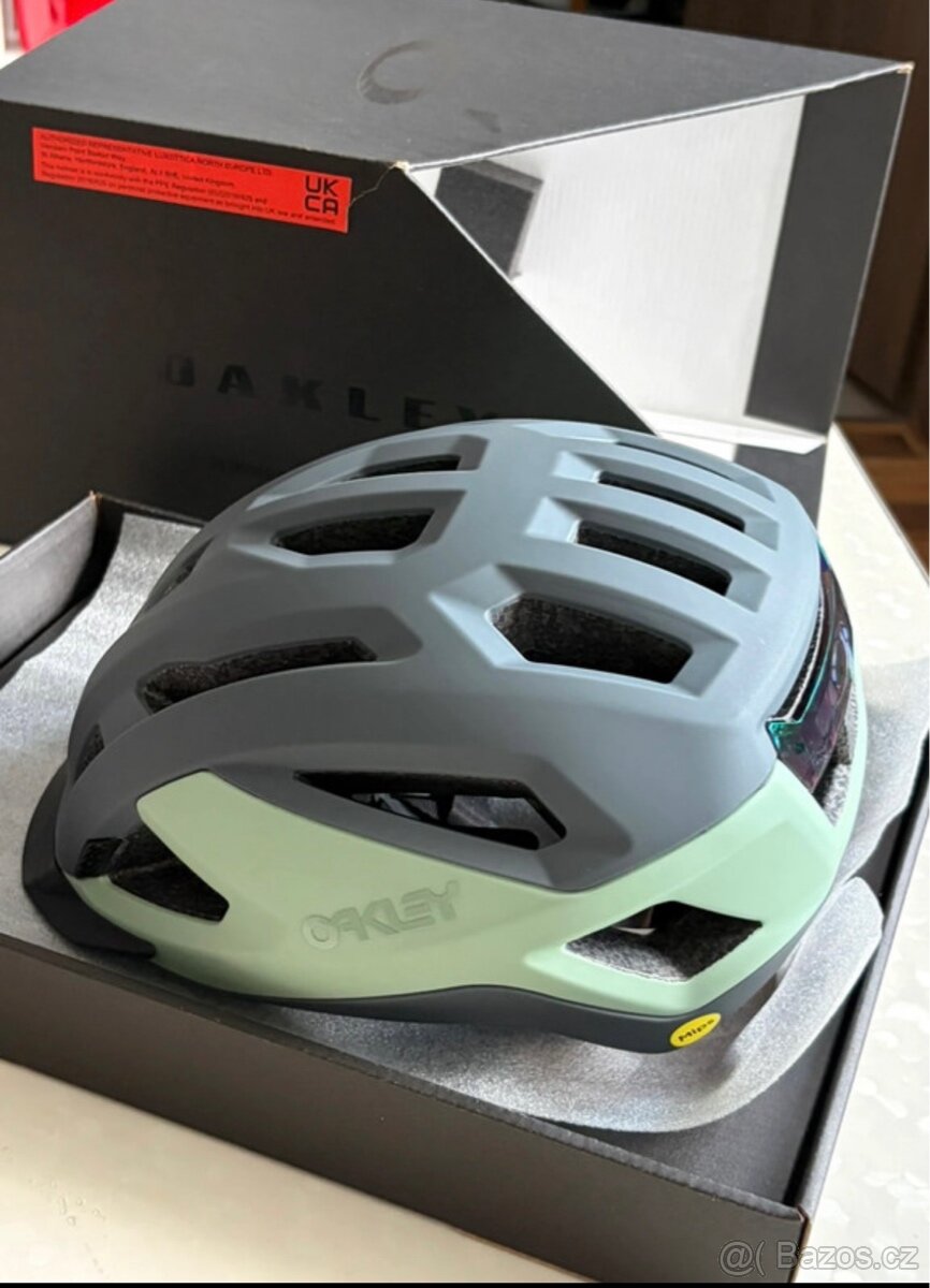 cyklisticka helma Oakley Aro3 - 2