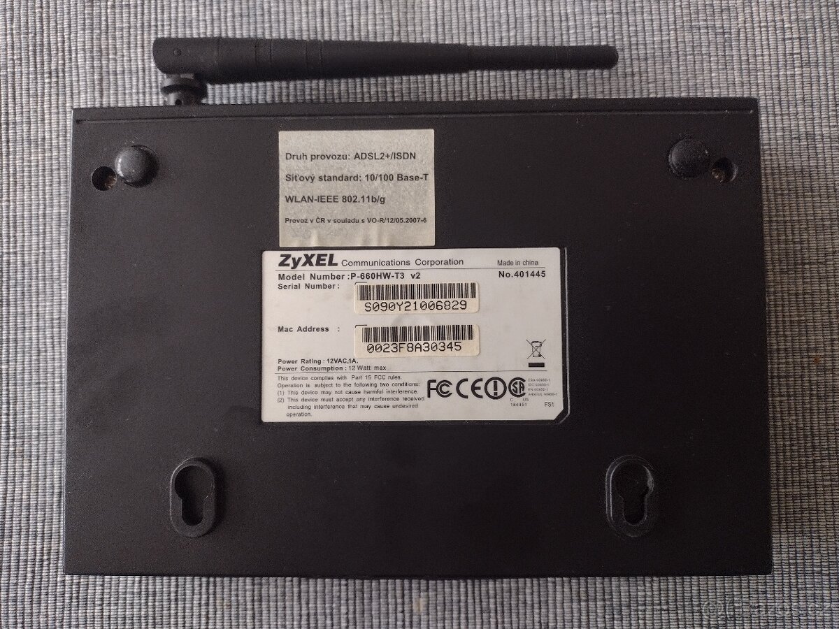 Zyxel ADSL2+ router - 2