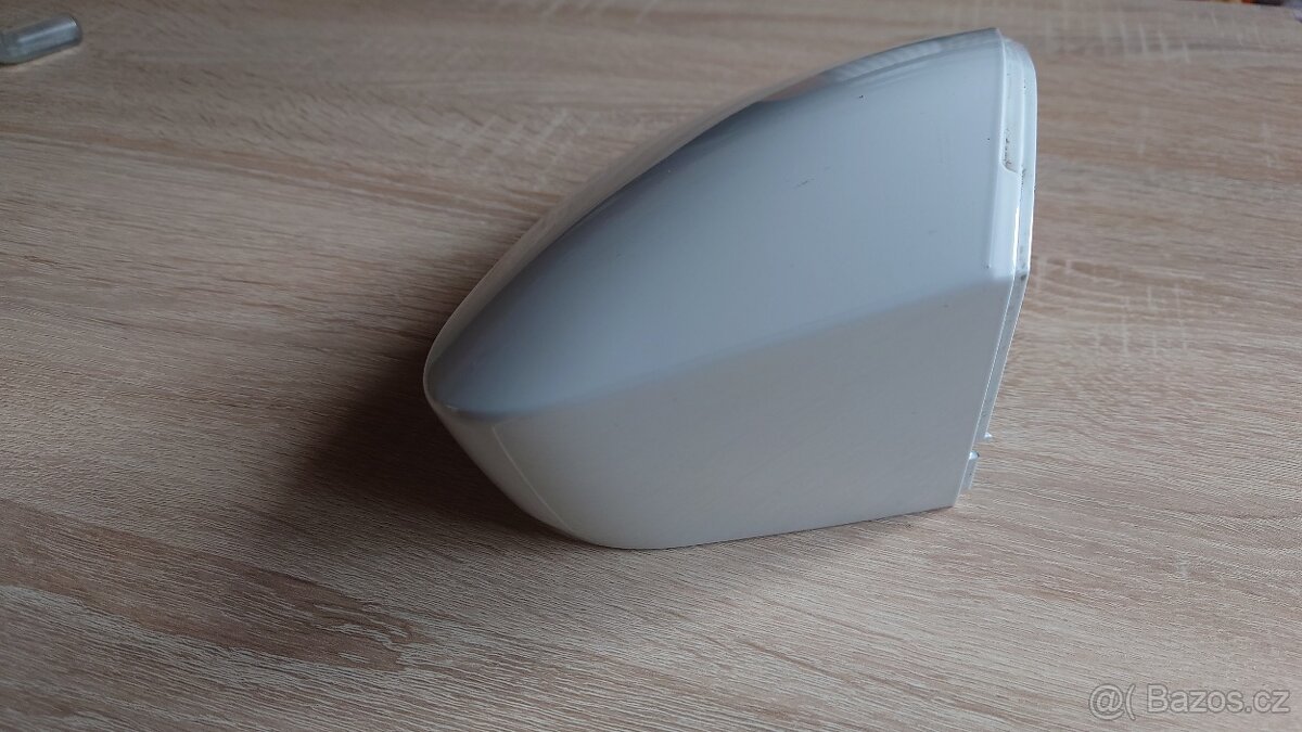 Kryt pravého zrcátka - 2