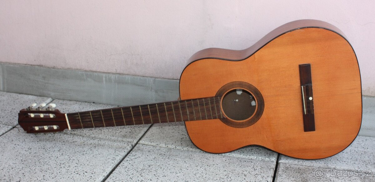 Prodám: Kytaru. - 2