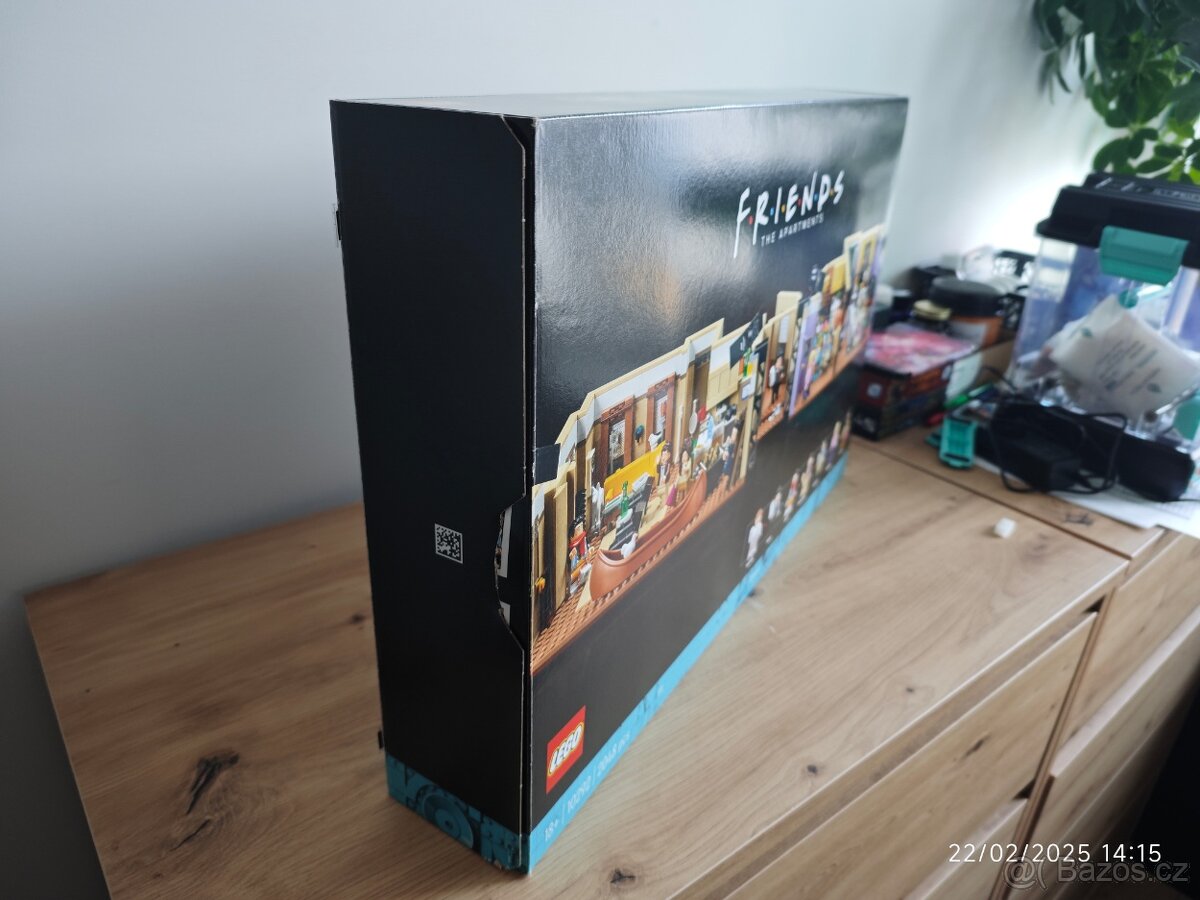LEGO Creator 10292 Byty ze seriálu Přátelé - 2