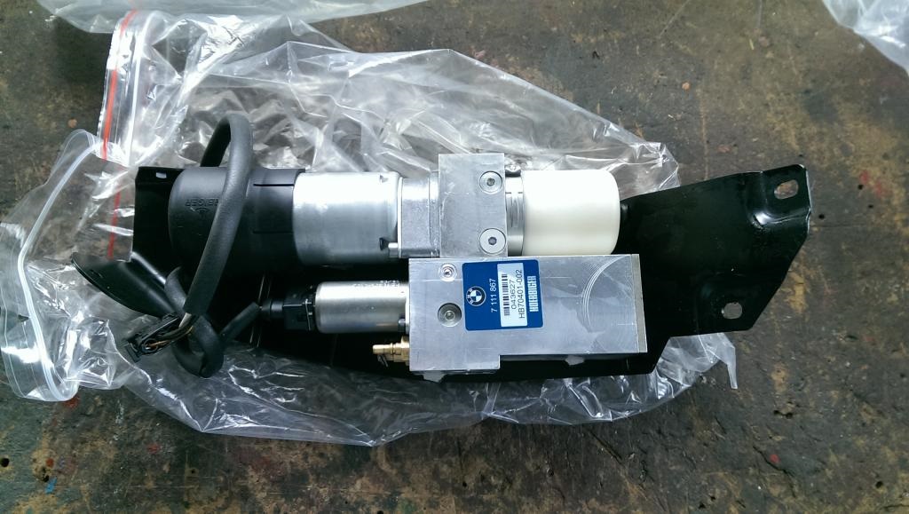 Dily elektricky / hydraulicky ovládaného kufru BMW E61 - 2