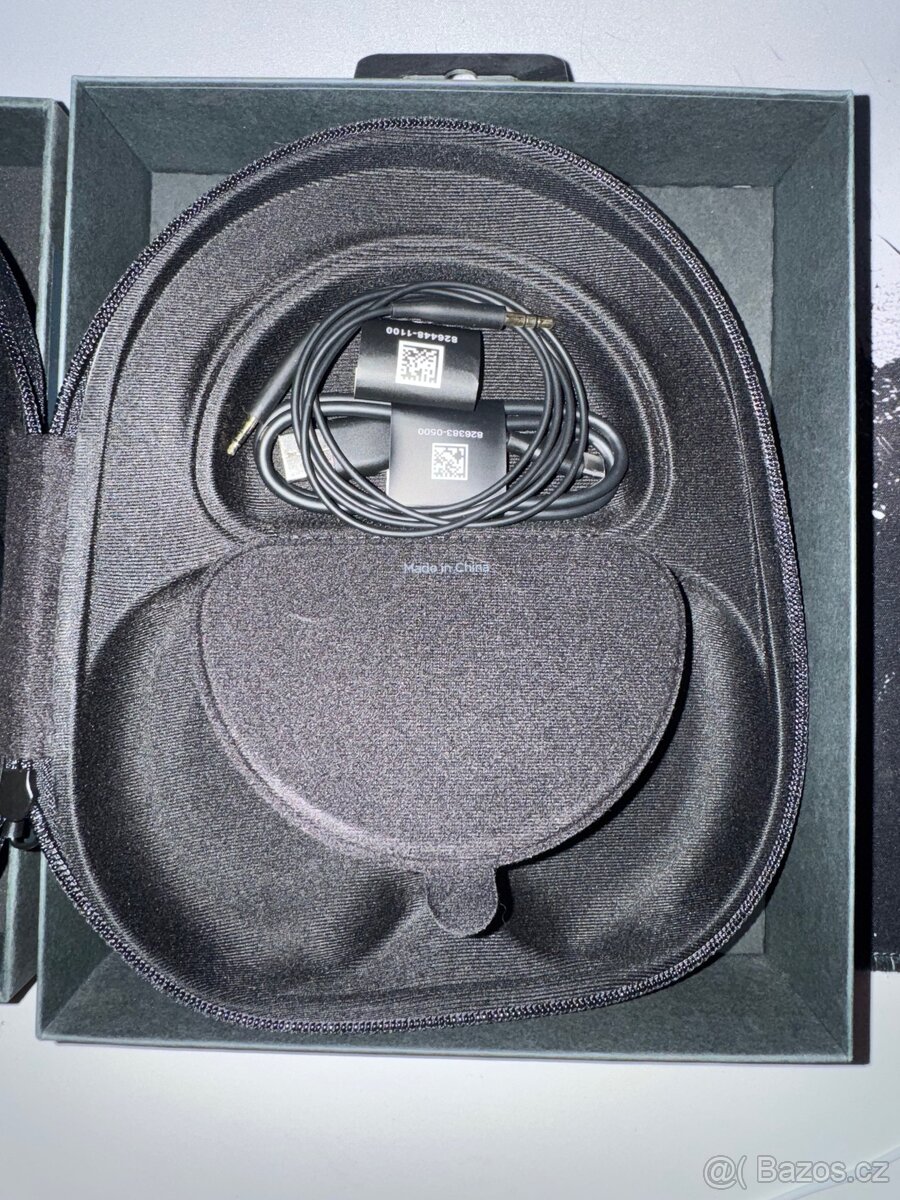 Bose Noise Cancelling Headphones 700 - 2