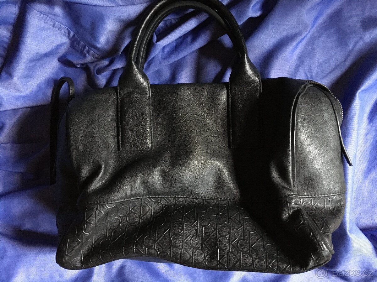 Černá dámská kabelka Calvin Klein - 2