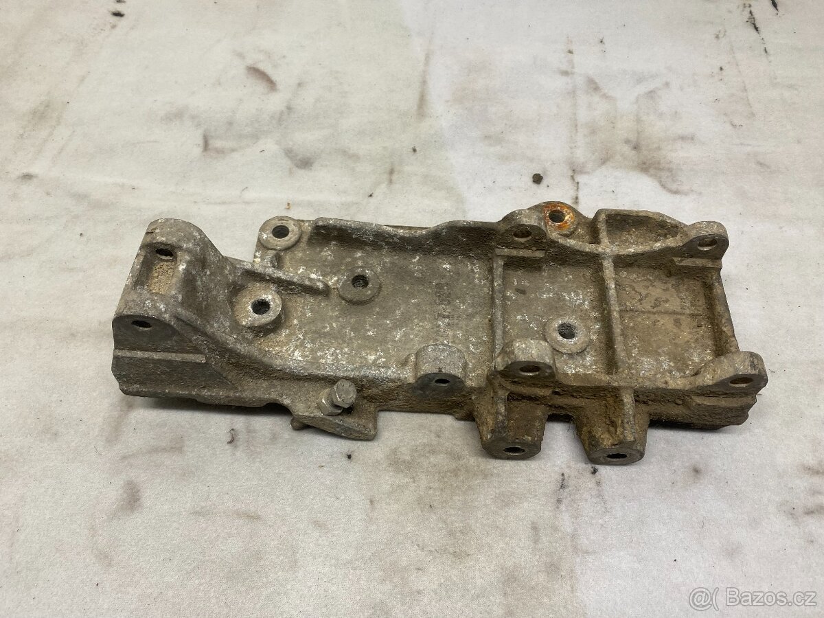 ŠKODA FELICIA 1.6MPI 1994-2001 - DRŽÁK KLIMAKOMPRESORU - 2